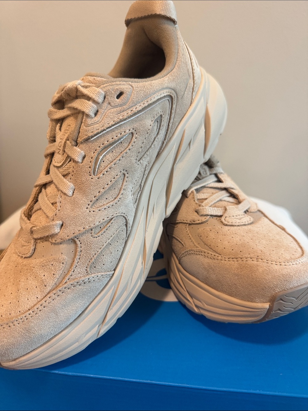 Hoka Clifton L Women's size 8 Sneakers Eggnog Suede-lifestyle